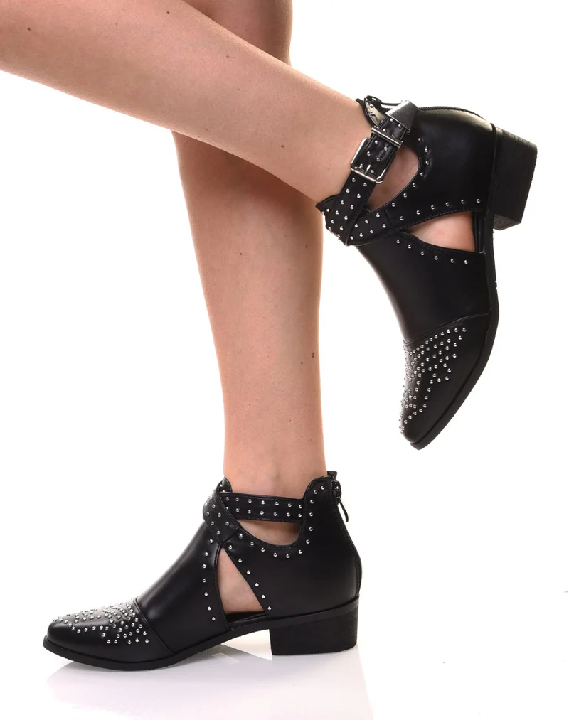 Bottines noires cloutées à boucles croisées