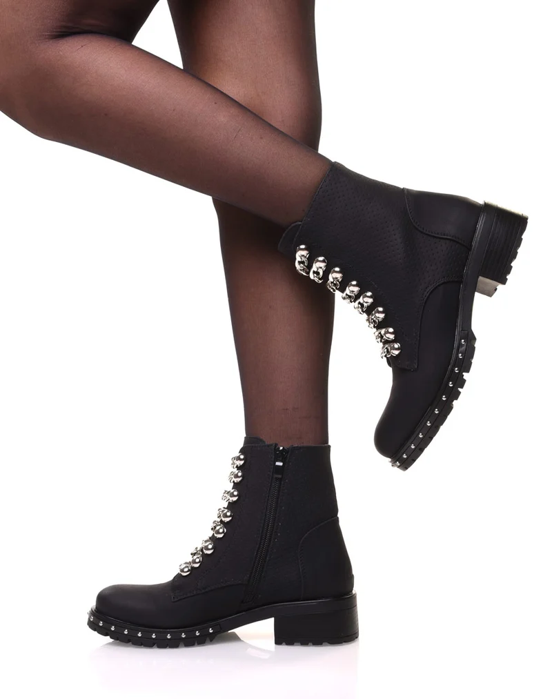 Bottines noires mattes avec chaînes