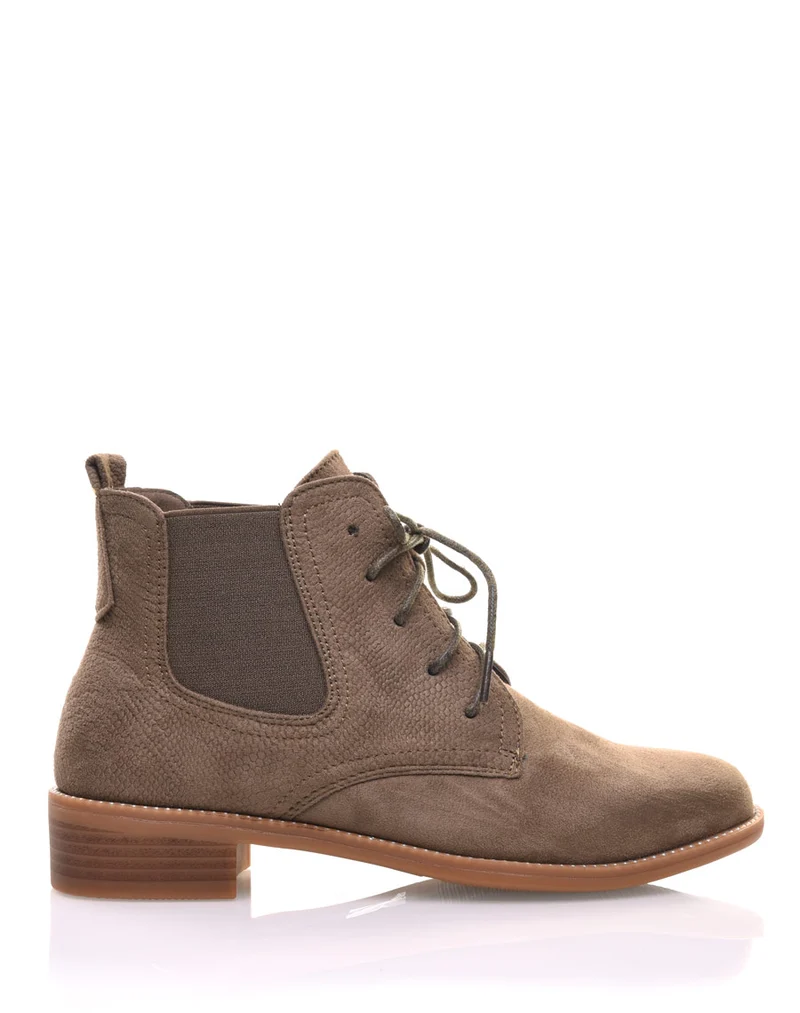Bottines vertes en suédines et à lacets