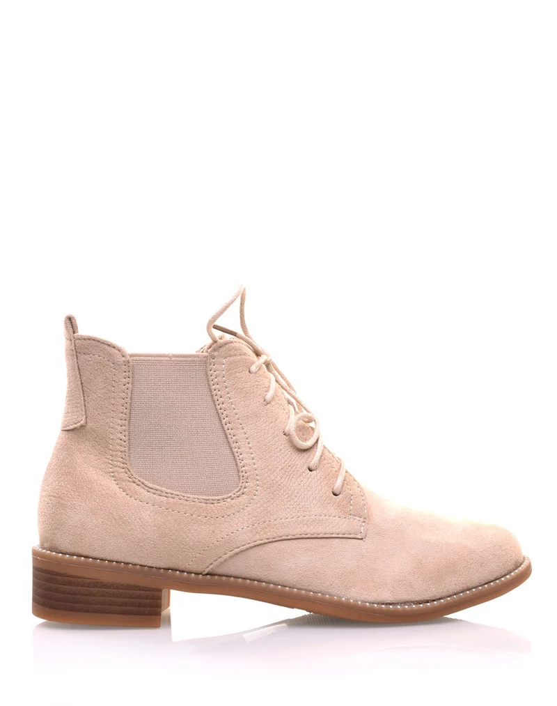 Bottines beiges en suédines et à lacets