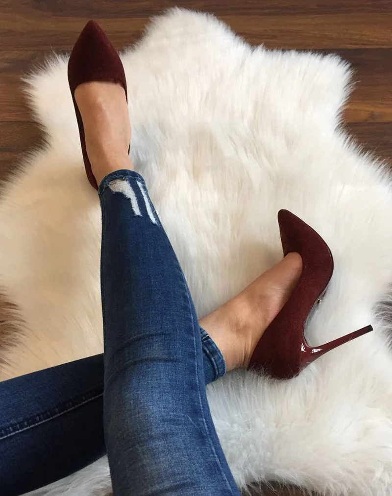 Escarpins bordeaux en suédine et à talons aiguilles