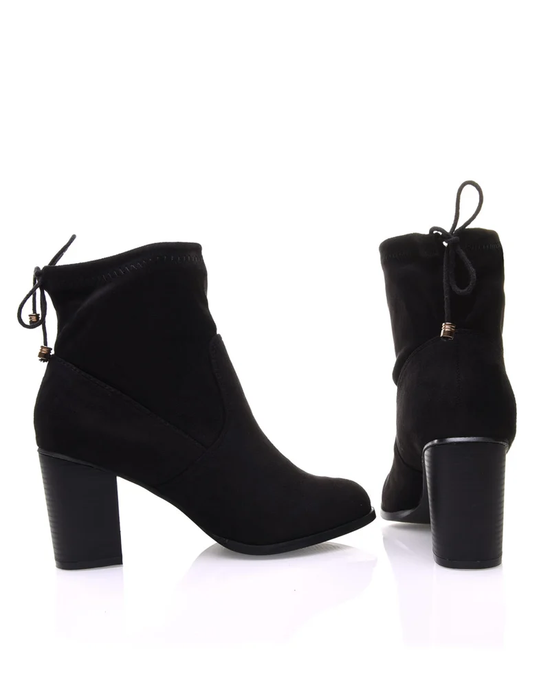 Bottines noires souples en suédine à talons