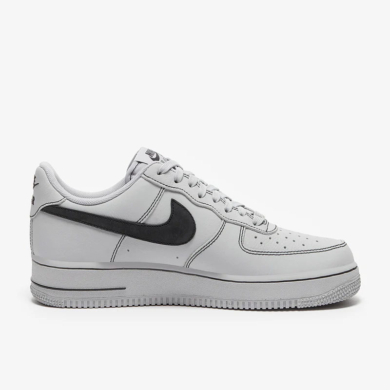 Nike Air Force 1 '07 LV8