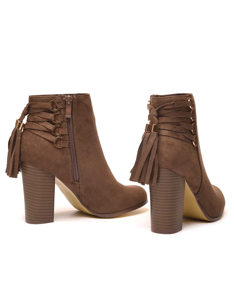 Bottines taupes suédine à talons et lacets arrière