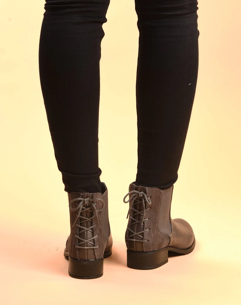 Bottines plates bi matières grises avec lacet décoratif arrière