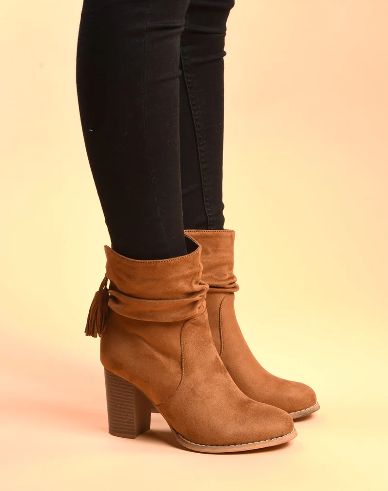 Bottines camel effet suédine avec plis sur le haut
