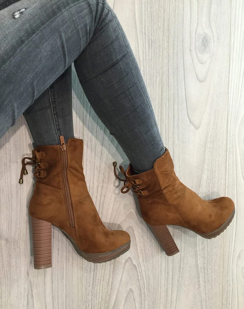 Bottines hautes camel à talons & lacet façon corset