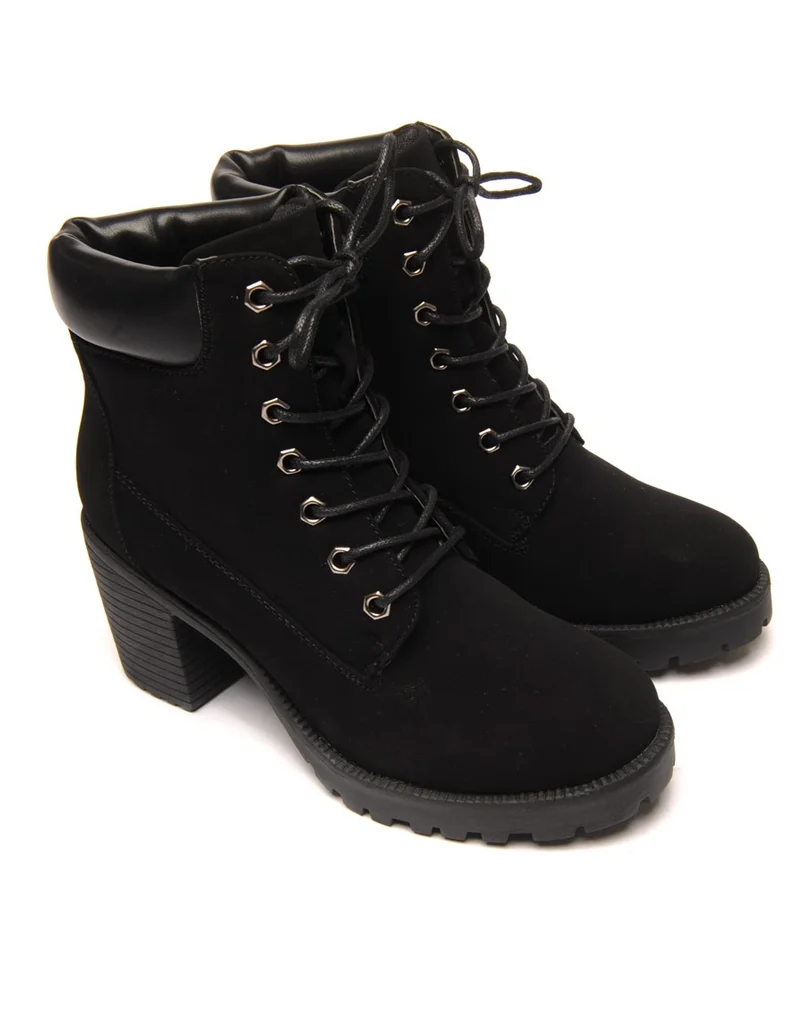 Bottine noire talon à lacets