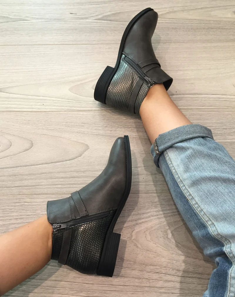 Bottines plates grises bi matières avec fines lanières