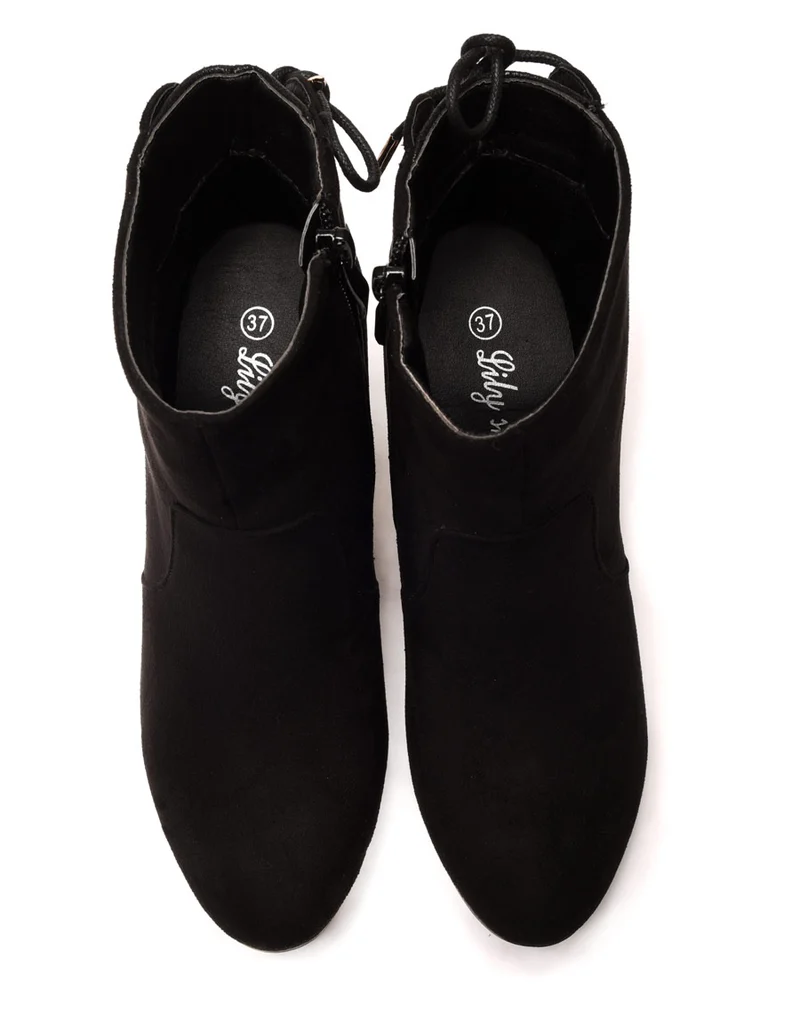 Bottines noires en suédine à lacets façon corset