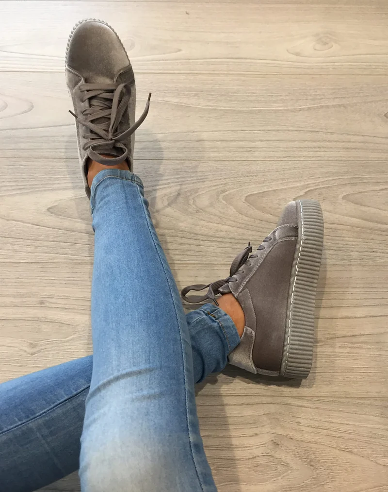 Baskets basses grises en velours