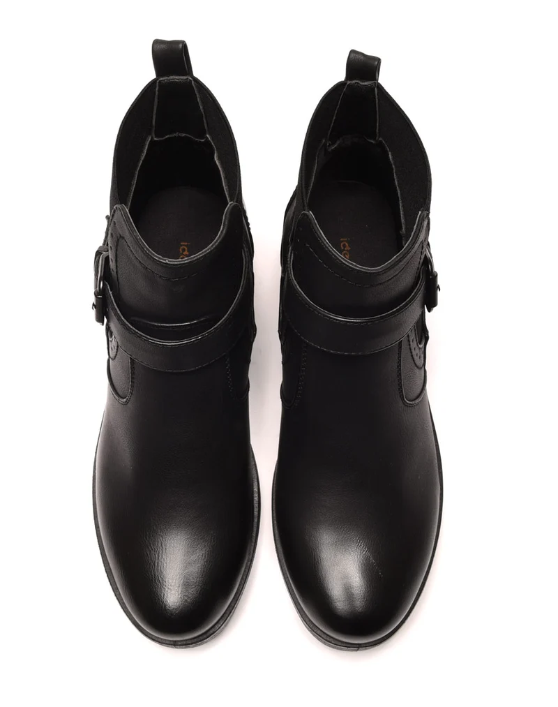 Bottines noire à détails décoratifs
