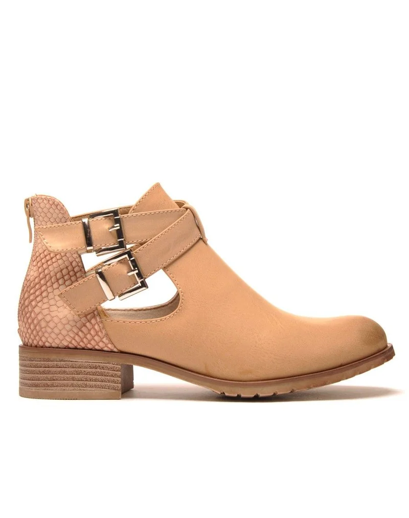 Bottines camel ajourées avec lanières