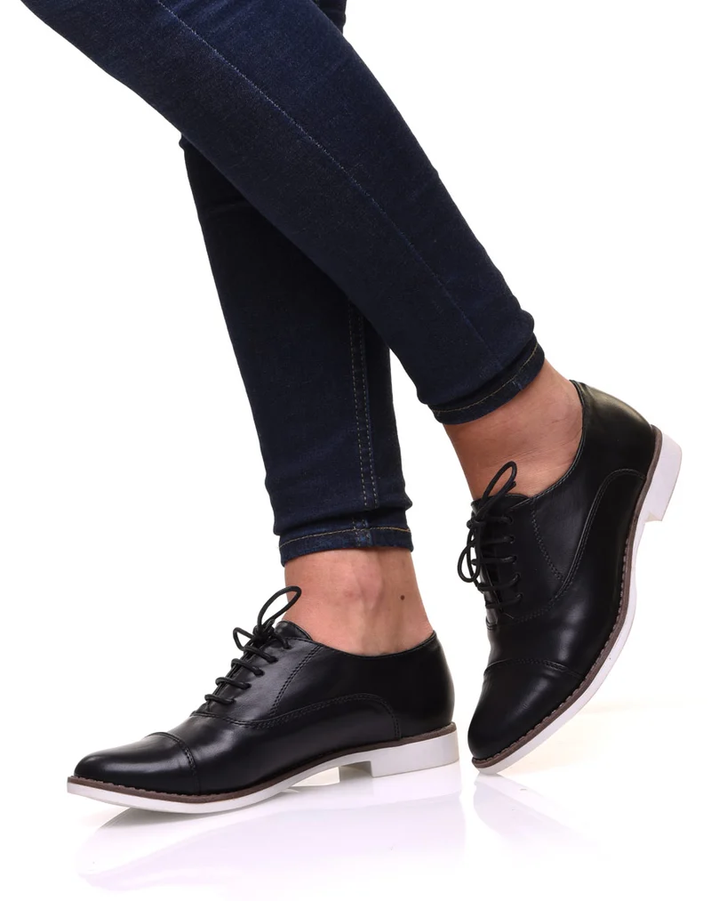 Derbies noires à lacets