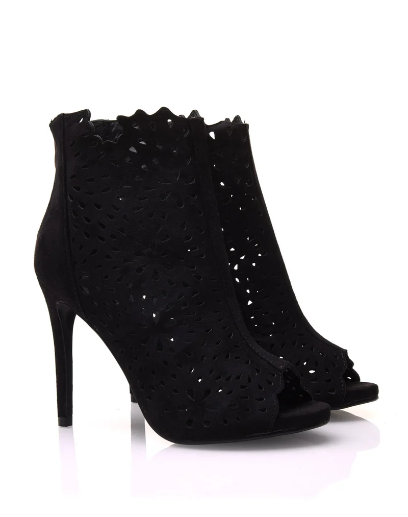 Bottines à talons noires ajourées en suédine