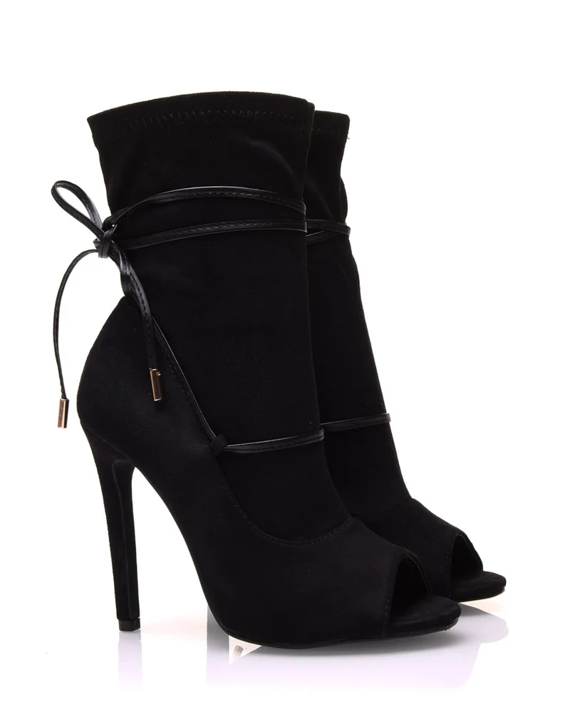 Bottines noires à talons aiguilles