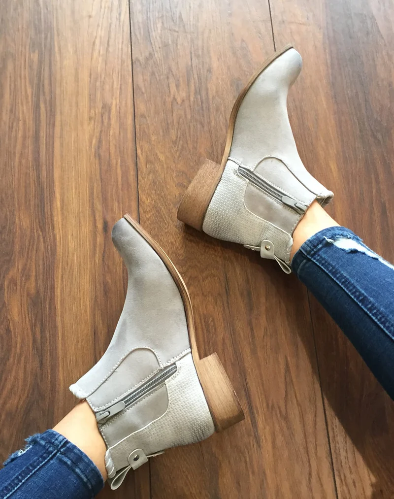 Bottines plates gris clair bi matières à détails