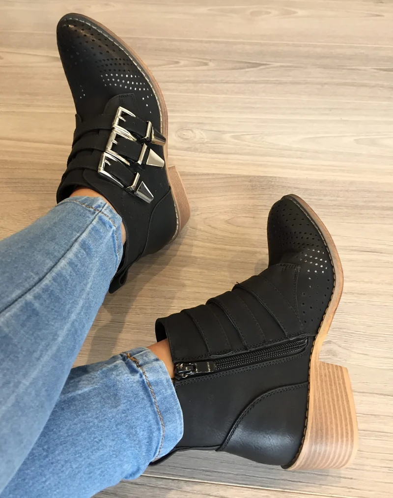 Bottines noires à petits talons