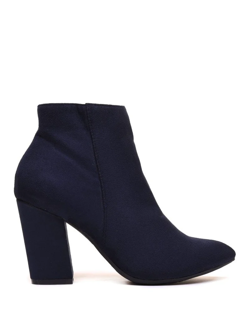 Bottines en suédine bleu nuit à talons