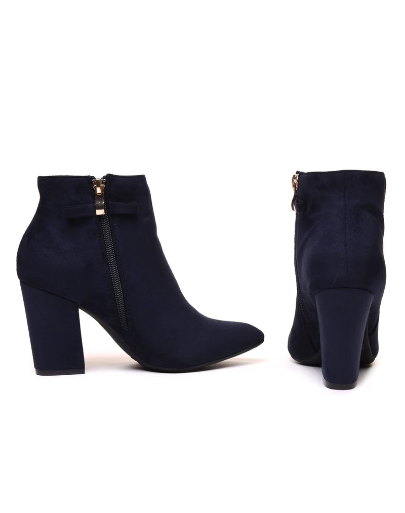 Bottines en suédine bleu nuit à talons