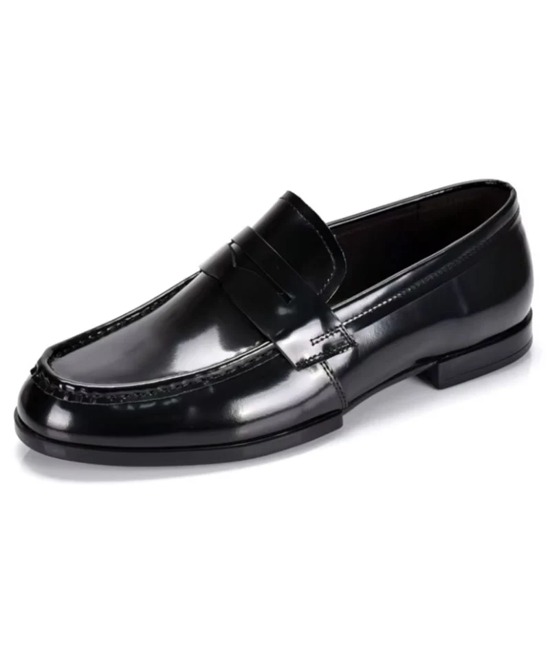 Mocassins Noirs Vernis En Cuir Avec Un Talon Carré