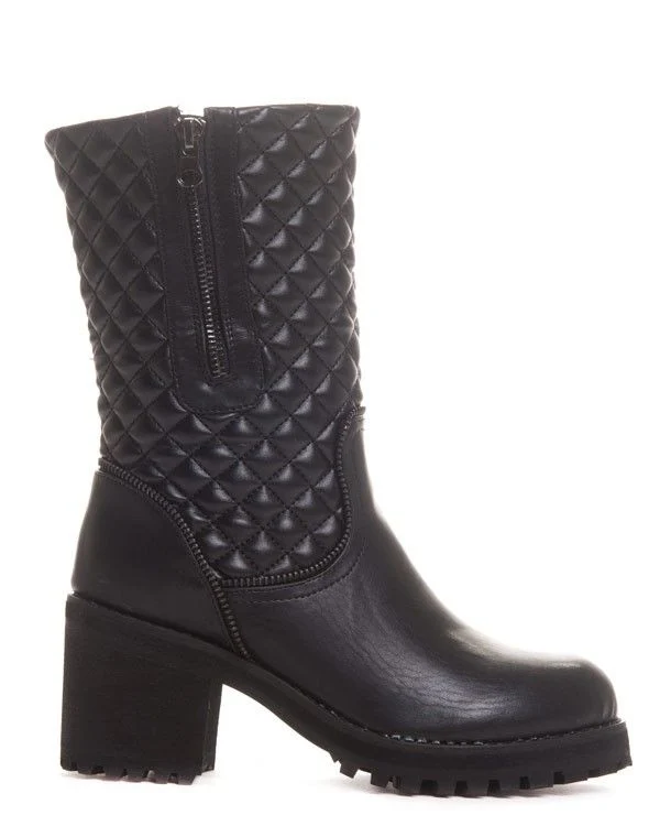 Bottine noire à talon et effet matelassé