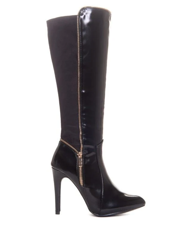 Bottes à bout pointues et talon aiguille