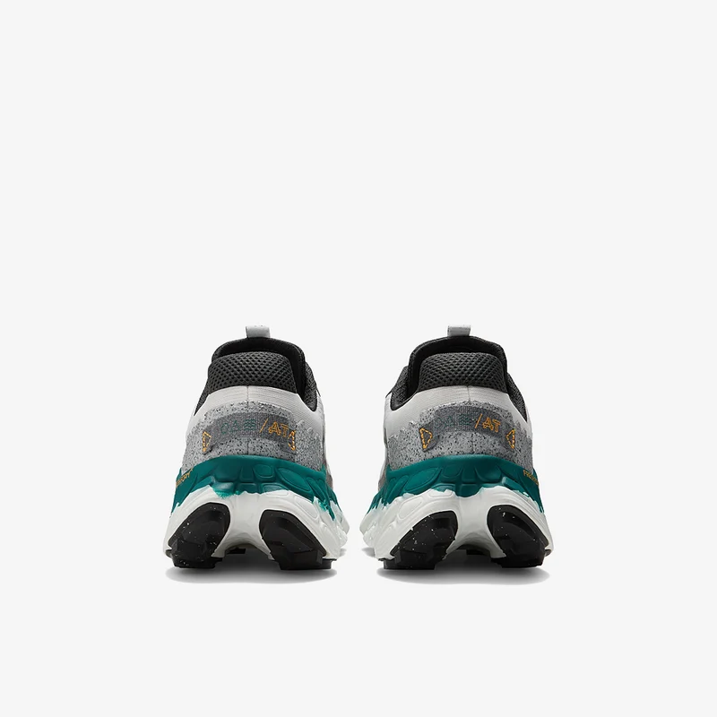 New Balance Fresh Foam More Trail V3