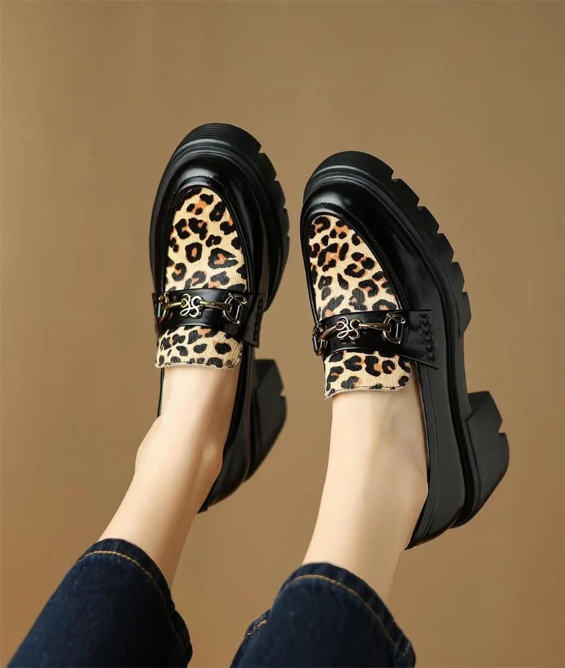 Mocassins Style British Avec Imprimé Léopard Et Boucles Dorées