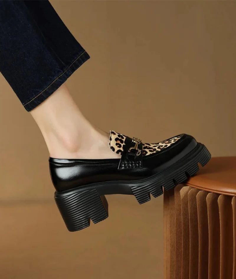 Mocassins Style British Avec Imprimé Léopard Et Boucles Dorées