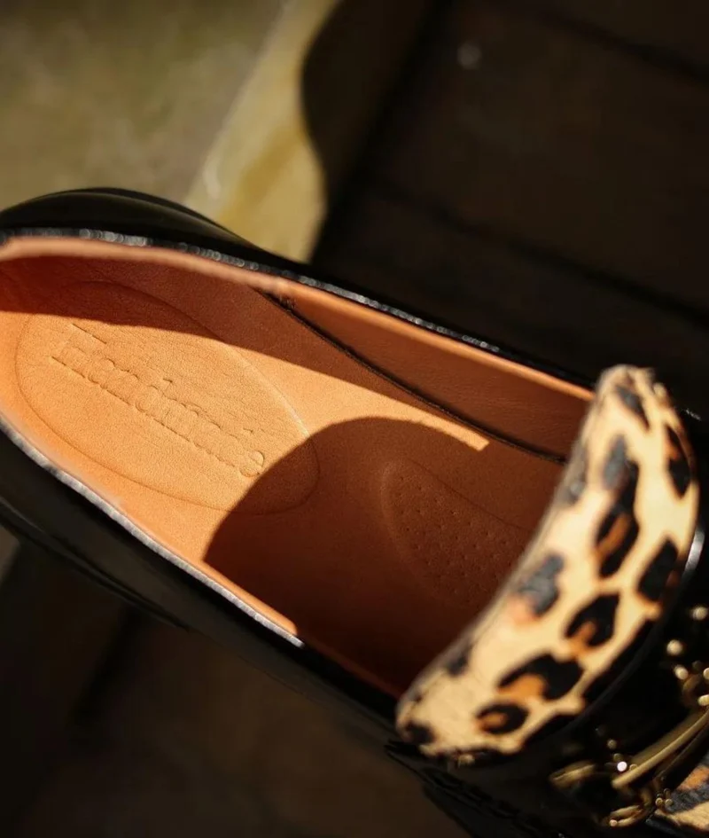 Mocassins Style British Avec Imprimé Léopard Et Boucles Dorées