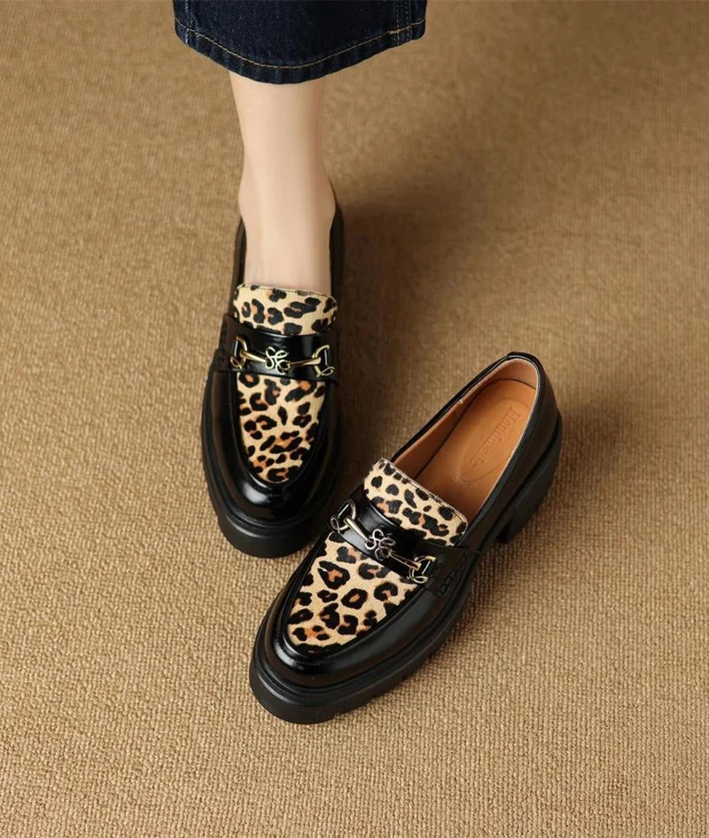 Mocassins Style British Avec Imprimé Léopard Et Boucles Dorées