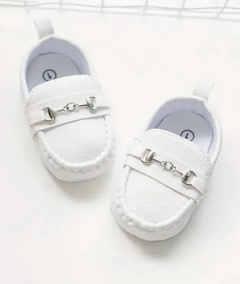 Mocassins Effet Cuir Grainé Avec Mors Argentés Pour Bébé