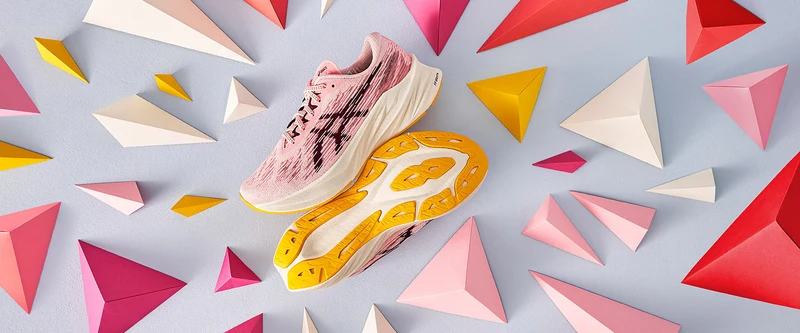 ASICS Womens Novablast 3